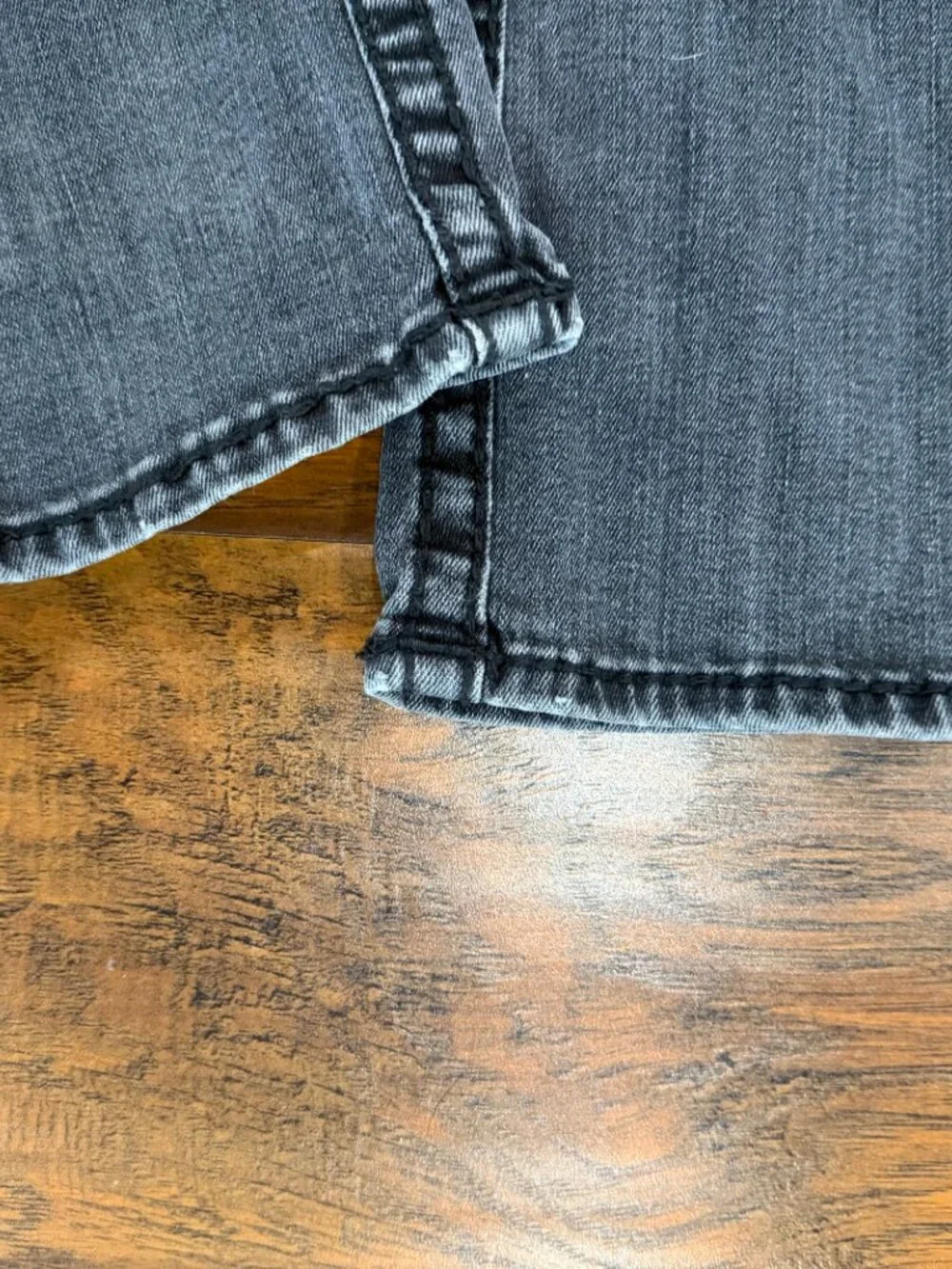 True Religion 33x32 Rocky Relaxed Straight Flap Big T Jeans Grey Distressed